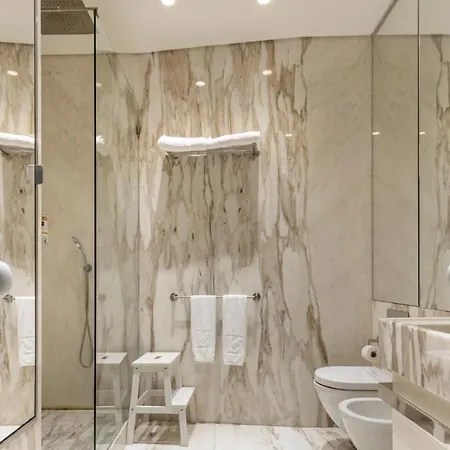 Apartment Plum Guide - Pen & Paper Lissabon